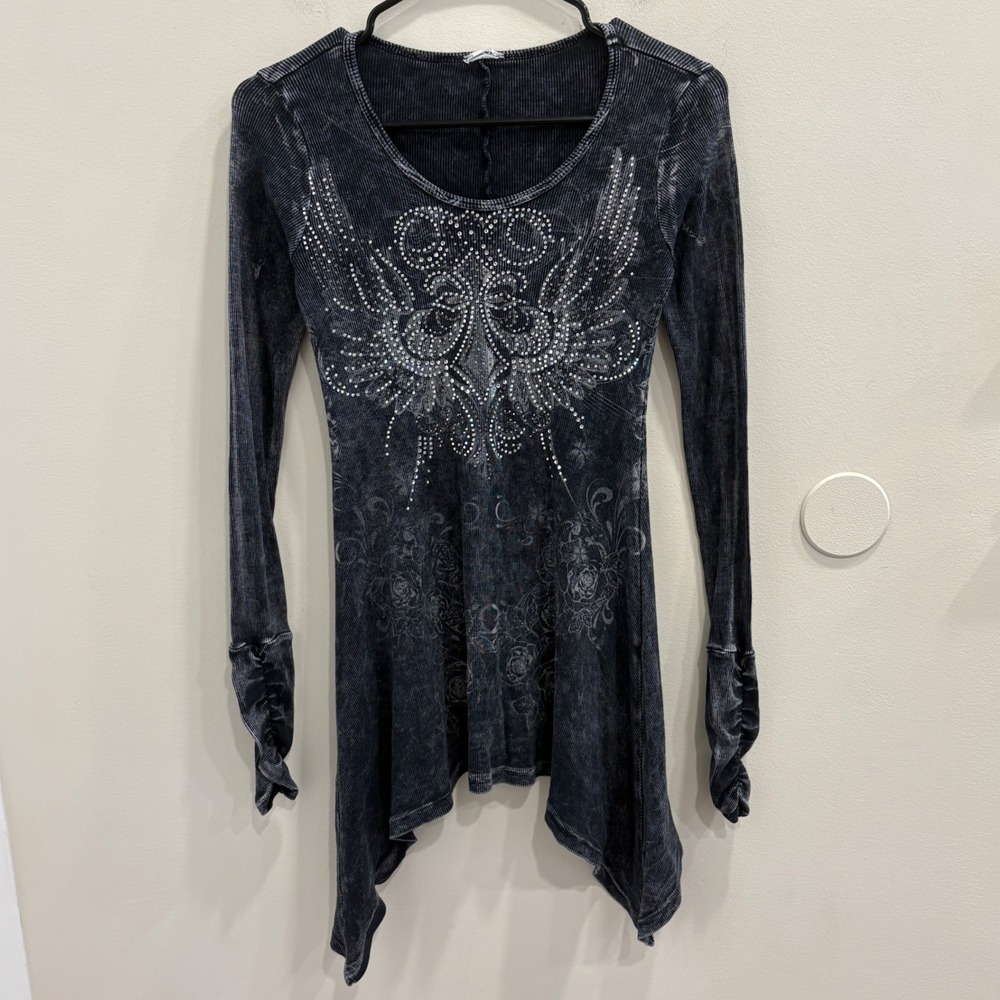 Y2K Vocal Acid Wash Rhinestone Wing Tunic Top Charcoal Gray Goth Sharkbite Hem S